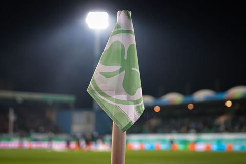 Die Franken binden einen ihrer Nachwuchsspieler. (Symbolbild) Foto: Daniel Karmann/dpa