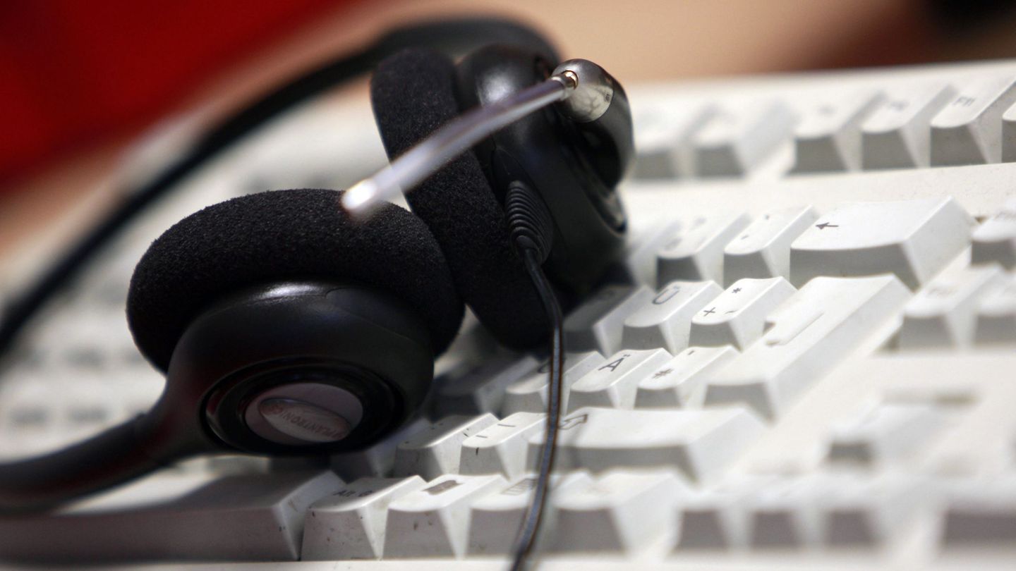 Bald überflüssig und durch KI ersetzt? Versicherungen und große Banken beschäftigen viele Mitarbeiter in Call-Centern.(Symbolbil