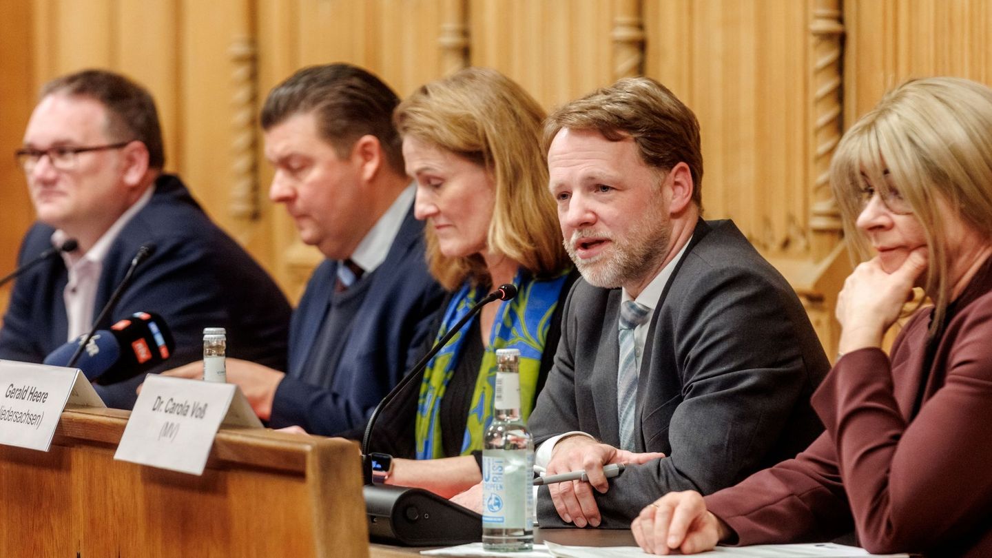 Die Finanzminister - und Senatoren der Nordländer berieten sich in Lübeck. Foto: Markus Scholz/dpa