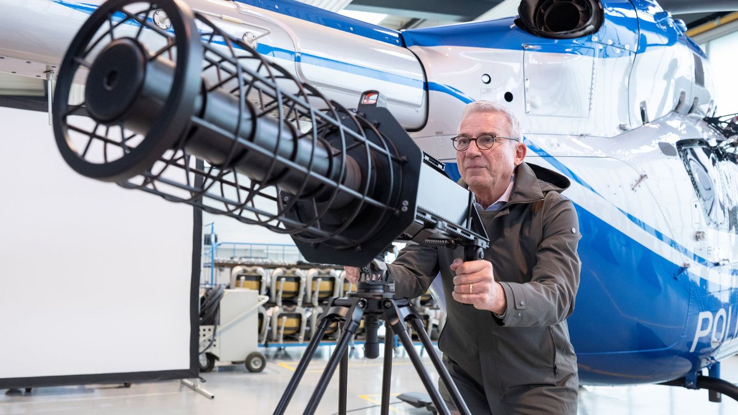 Mit dem Jammer, an dem Strobl hier steht, können Signale gestört werden. Foto: Marijan Murat/dpa