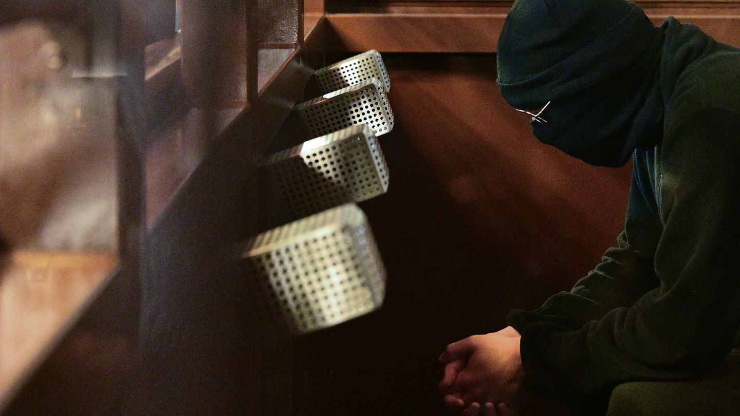 Im Prozess gegen den mutmaßlichen Attentäter vom Holocaust-Mahnmal in Berlin schildern Polizeibeamte die Festnahme des Angeklagt