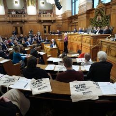 Die Bürgerschaft diskutierte, wie man Frauen besser vor Gewalt schützen kann. Foto: Marcus Brandt/dpa