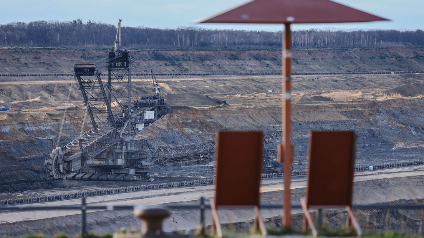 Die Tage der Braunkohle-Förderung sind gezählt im Rheinischen Revier. Foto: Oliver Berg/dpa