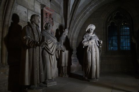Die Skulpturen stehen im Halberstädter Dom unter der Südempore. Foto: Klaus-Dietmar Gabbert/dpa
