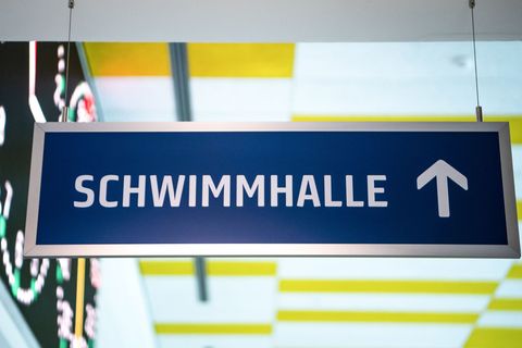 Im Streit um Bäder-Zuschüsse fordern 23 Bürgermeister und drei Landräte, alle Kommunen zu berücksichtigen. (Symbolbild) Foto: Si