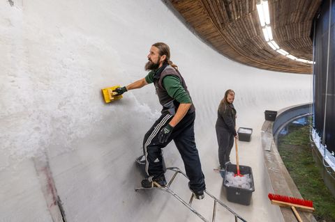 Der Oberhofer Eiskanal ist in diesem Jahr bereits seit dem 13. Oktober in Betrieb. (Archivbild) Foto: Michael Reichel/dpa
