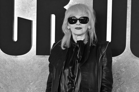 Die Musikwelt trauert um die Modedesignerin Pam Hogg. Sie kleidete zahlreiche Künstler und Promis ein.