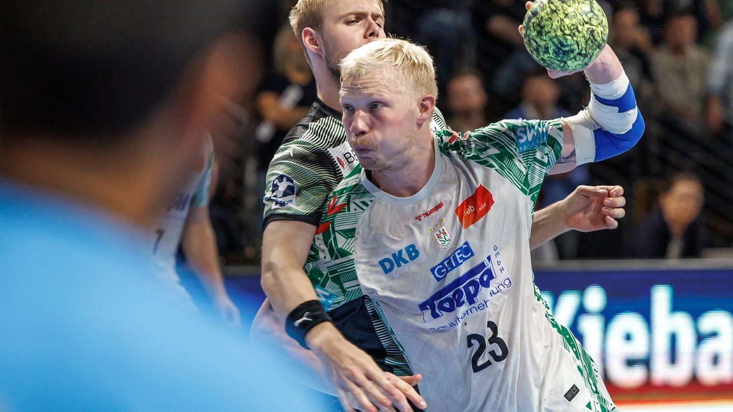 Magnus Saugstrup (r) war bester SCM-Werfer in Bitola Foto: Andreas Gora/dpa