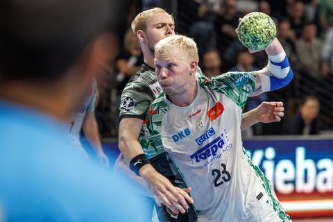 Magnus Saugstrup (r) war bester SCM-Werfer in Bitola Foto: Andreas Gora/dpa