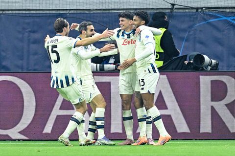 Bergamo bejubelt das zweite Tor. Foto: Uwe Anspach/dpa