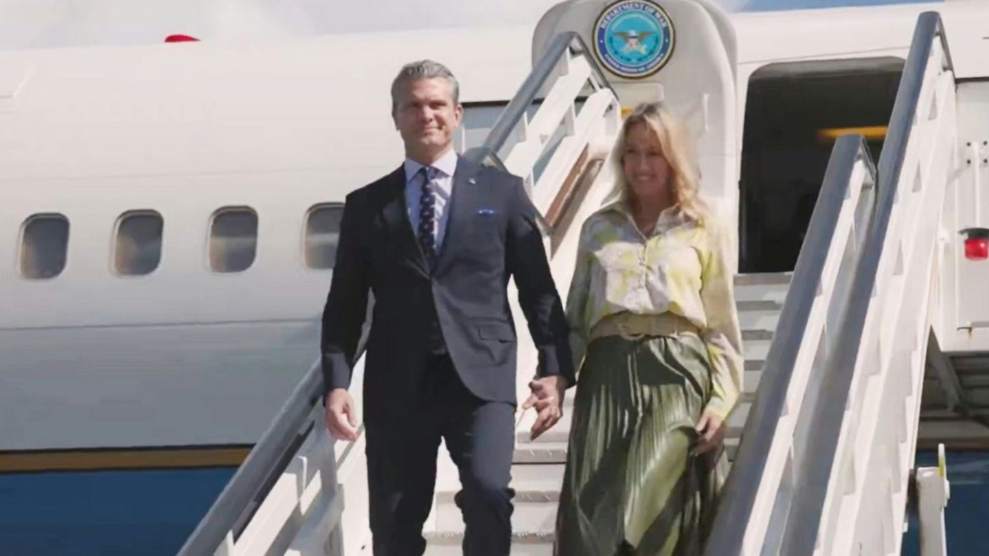 Pete Hegseth bei seiner Ankunft in Santo Domingo