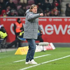 Für den FSV Mainz 05 mit Trainer Bo Henriksen geht es in der Conference League nach Rumänien. (Archivfoto) Foto: Torsten Silz/dp