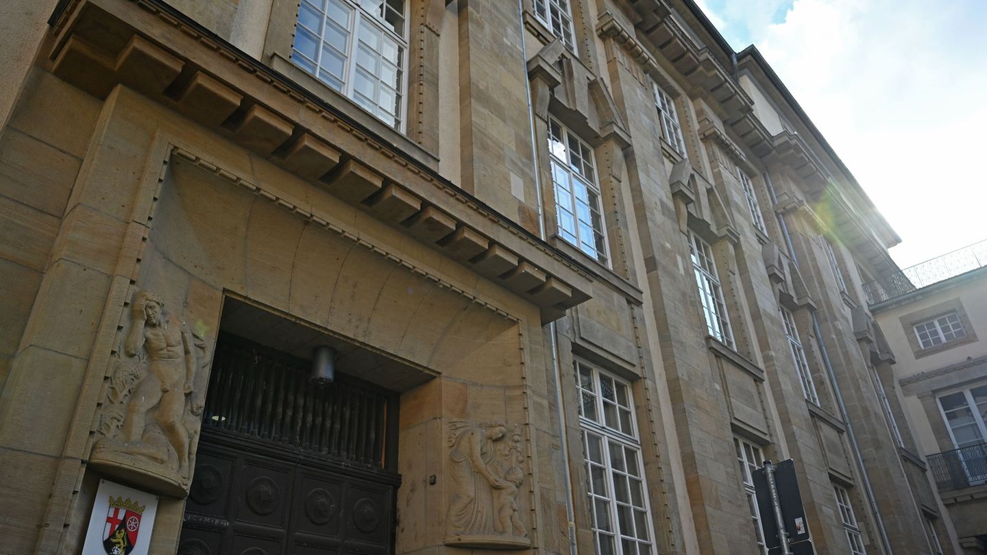 In dem Prozess vor dem Landgericht Mainz geht es um eine Tat im Hartenbergpark. (Symbolbild) Foto: Michael Brandt/dpa