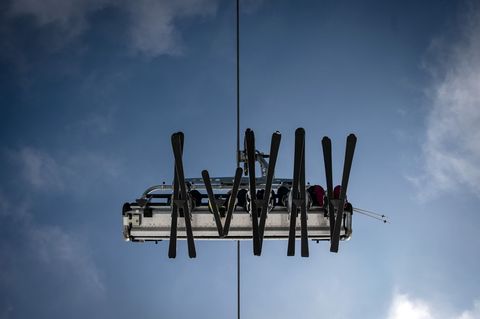 Mindestens zehn Lifte sorgen ab Freitag für ersten Skispaß im Sauerland Foto: Bernd Thissen/dpa