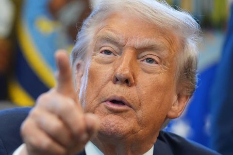 Trump nennt den Angriff in Washington einen Terrorakt. (Archivbild) Foto: Evan Vucci/AP/dpa