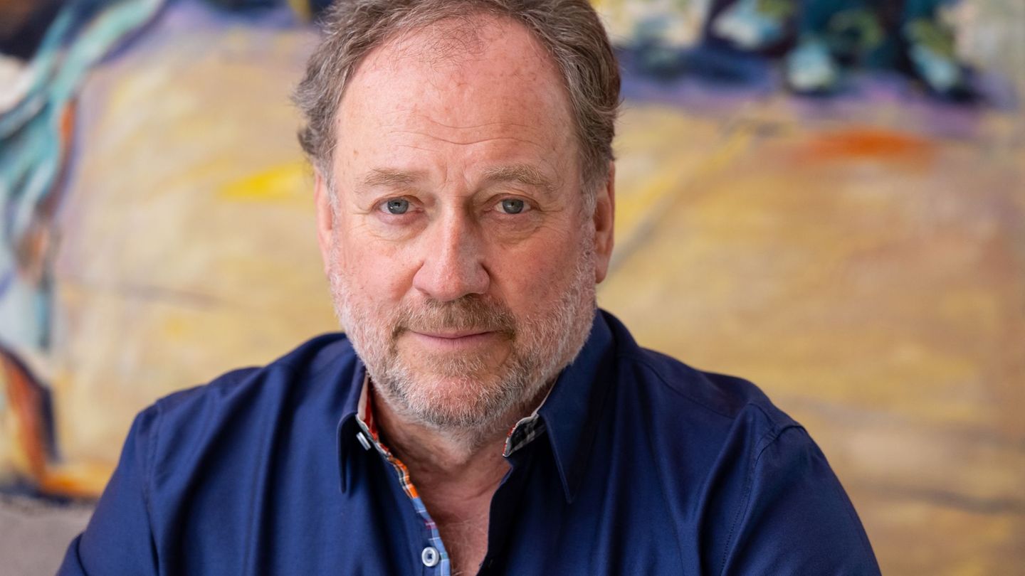 Musikproduzent Harold Faltermeyer hat den Weihnachtssong "The Sunny Side Of Christmas" mitproduziert. (Archivbild) Foto: Sven Ho