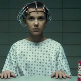 Sie ist die Hauptfigur, um die sich seit der ersten Staffel von "Stranger Things" alles dreht: Elf (Millie Bobby Brown), die eigentlich Jane heißt und von Mike "Elfi" genannt wird, kann zu Beginn der Serie aus einem Forschungslabor fliehen. Dort mussten sie und andere telekinetisch begabte Kinder teils grausame Tests über sich ergehen lassen.