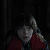 Mit dem "Verschwinden des Will Byers" fängt alles an: Noah Schnapp spielt den schüchternen Jungen, der im November 1983 auf mysteriöse Weise verschwindet. Wie sich bald herausstellt, ist er in die Schattenwelt geraten, ein düsteres Parallelluniversum, in dem es grauenvolle Monster gibt.