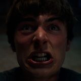 Am Ende der ersten Staffel wird Will zwar gerettet, doch seit seiner Rückkehr steht er in stetigem Kontakt mit der Schattenwelt. Im Finale von "Stranger Things" wird sich nun alles um Wills Schlüsselrolle in einem bösen, apokalyptischen Plan drehen.