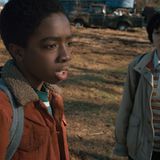 Lucas Sinclair (Caleb McLaughlin, links) ist der Vierte im Bunde: Er hat anfangs großes Misstrauen gegenüber Elf, freundet sich dann aber mit ihr an.