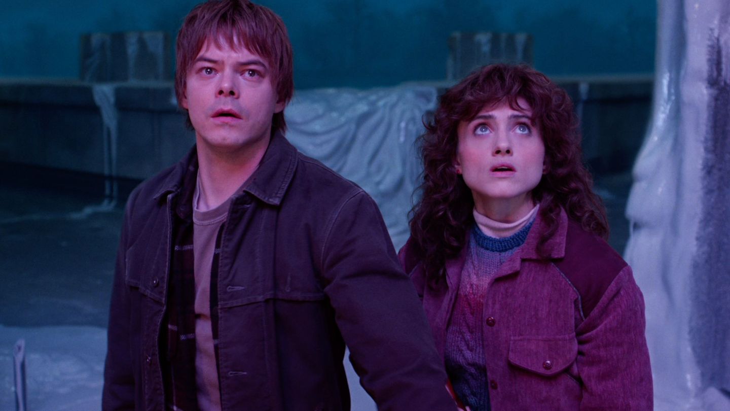 Die Sorge um ihre jüngeren Geschwister und weitere Freunde lässt die drei über die Staffeln hinweg trotzdem Seite an Seite kämpfen. Nancy und Jonathan werden überdies ein Paar, wenn sie auch zwischenzeitlich eine Fernbeziehung führen.