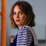 Robin Buckley (Maya Hawke) wird erstmals in der dritten Staffel von "Stranger Things" vorgestellt: Sie ist Steves Kollegin in der Eisdiele und spricht mehrere Sprachen. So kann sie der Clique helfen, einen russischen Geheimcode zu entschlüsseln.