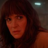 Nach dem Finale der dritten Staffel zieht Joyce gemeinsam mit ihren Söhnen und Elf nach Kalifornien. Doch die Vergangenheit holt sie bald wieder ein und so kämpft Joyce weiter mit den Kindern.