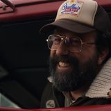 Als Vertrauter von Jim Hopper war Murray Bauman dem Team auch später immer wieder eine große Hilfe, etwa wenn es um Übersetzungen aus dem Russischen ging. Auch im Finale ist er wieder dabei.