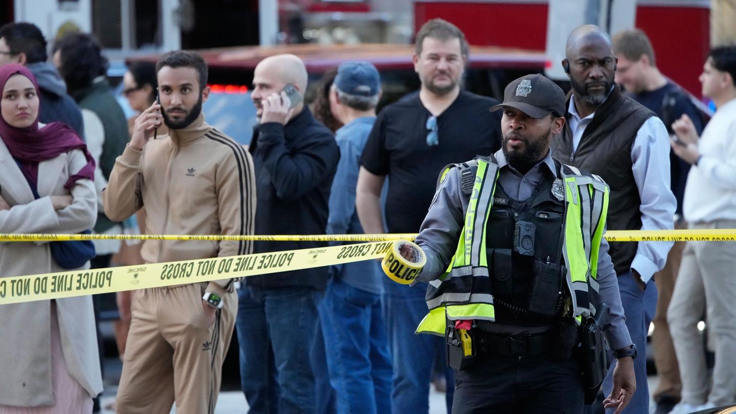 Für Fußgänger und Autofahrer gab es an der Kreuzung zunächst kein Durchkommen mehr – dafür aber einiges zu sehen