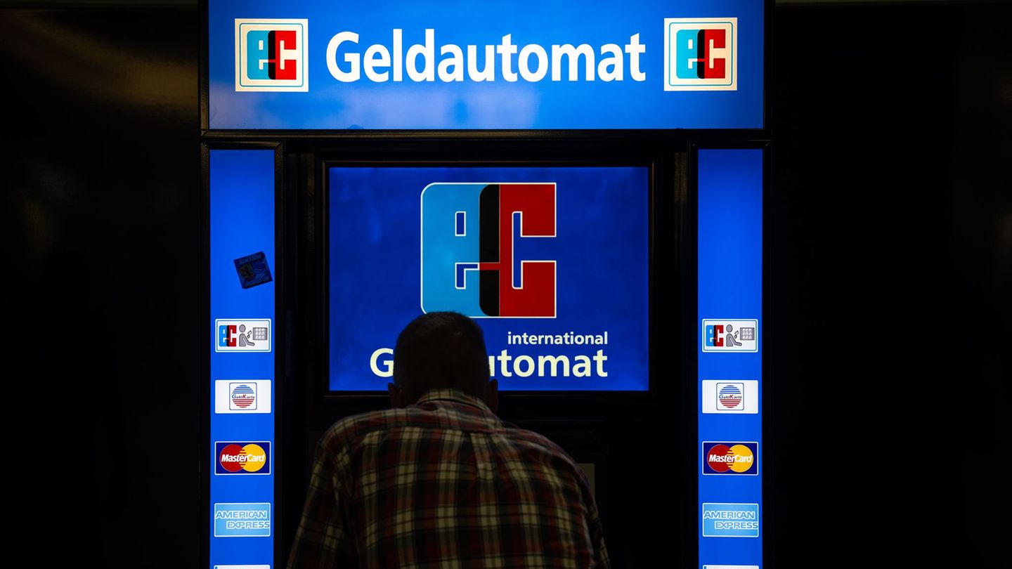 EU-Unterhändler haben sich auf neue Regeln zu Bargeldzugang und gegen Online-Betrug geeinigt. (Symbolbild) Foto: Hannes P. Alber