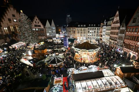 Blick auf Weihnachtsmarkt in Frankfurt am Main