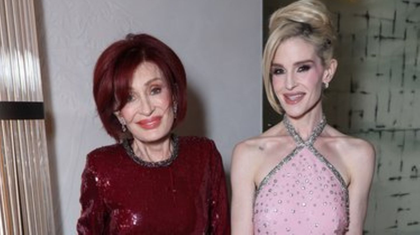 Sharon Osbourne (l.) und Kelly Osbourne bei dem Event in London.