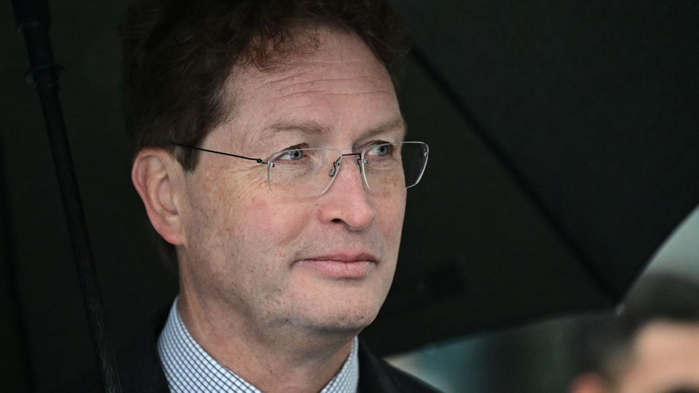 Mercedes-Chef Källenius sieht weiter schwierigen Zeiten in China für den Autobauer. (Foto-Archiv) Foto: Bernd Weißbrod/dpa