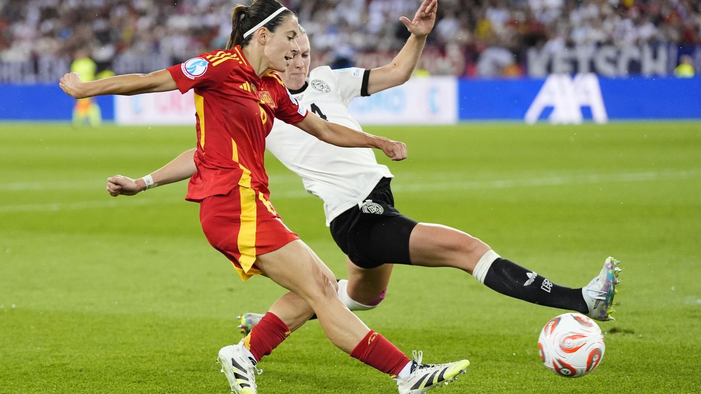 Das EM-Halbfinale im Sommer entschied Spaniens Aitana Bonmatí mit diesem Schuss. Wie geht es diesmal aus? Foto: Nick Potts/PA Wi