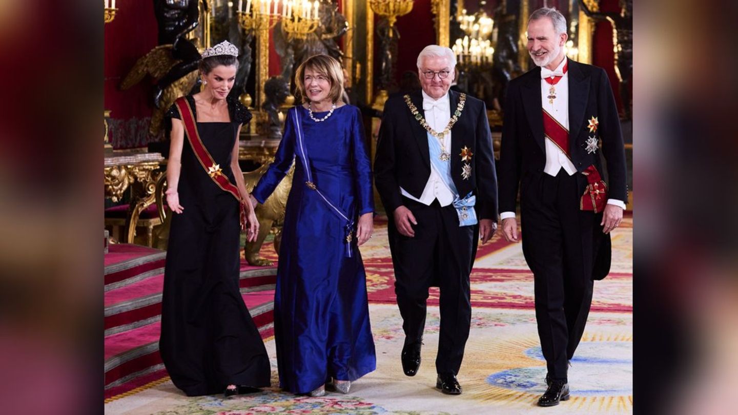 Frank-Walter Steinmeier und Gattin Elke Büdenbender inmitten des spanischen Königspaares.