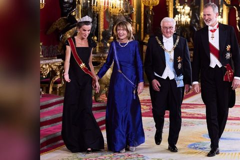 Frank-Walter Steinmeier und Gattin Elke Büdenbender inmitten des spanischen Königspaares.