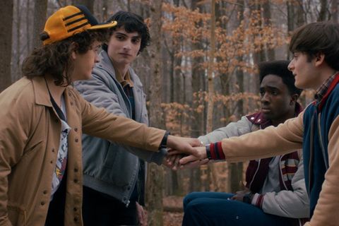 Vereint bis zum Ende: Gaten Matarazzo, Finn Wolfhard, Caleb McLaughlin und Noah Schnapp (v.l.n.r.) in der finalen "Stranger Th