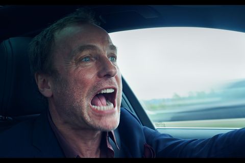 Furioser Episodenfilm "I Am The Greatest": In der Folge "Agent of Change" spielt "Tatort"-Star Mark Waschke einen Manager, der sich im Wortsinne auf der Überholspur befindet.