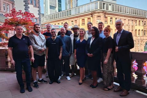 Um die Nachtkultur zu stärken, gibt es in Frankfurt seit August 2024 einen sogenannten Nachtrat. (Archivbild) Foto: Lukas Fortko