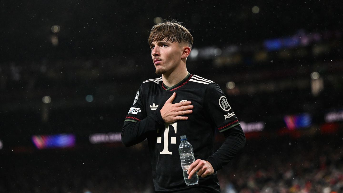 Bayern-Teenager Lennart Karl traf bei der 1:3-Niederlage beim FC Arsenal. Foto: Sven Hoppe/dpa