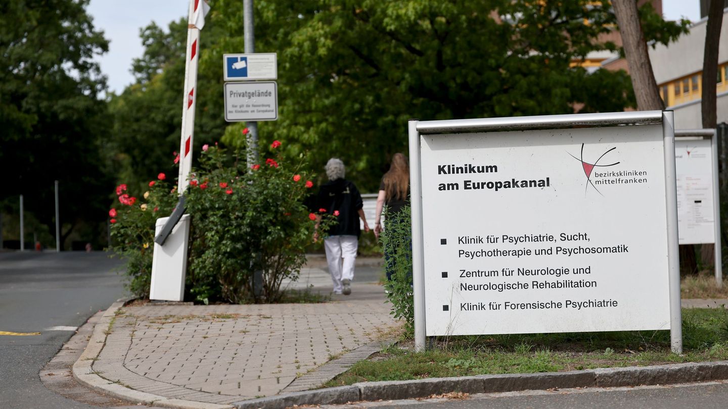 Der 34-Jährige war am 16. August von einem unbegleiteten Ausgang aus der Forensischen Psychiatrie in Erlangen nicht mehr zurückg
