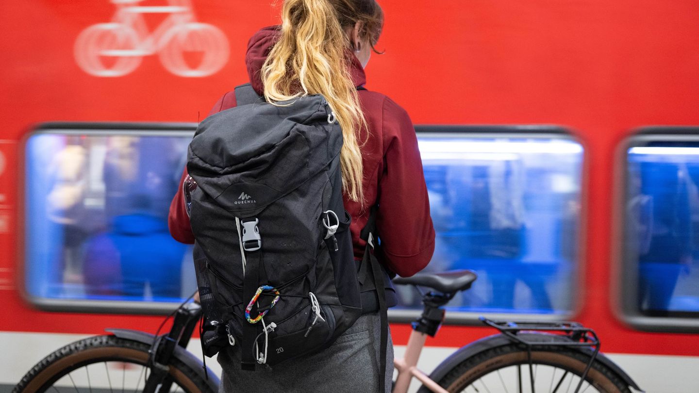 Wegen bundesweiter Änderungen im Bahnverkehr passt der MDV Mitte Dezember viele Verbindungen an. (Archivbild) Foto: Sebastian Ka