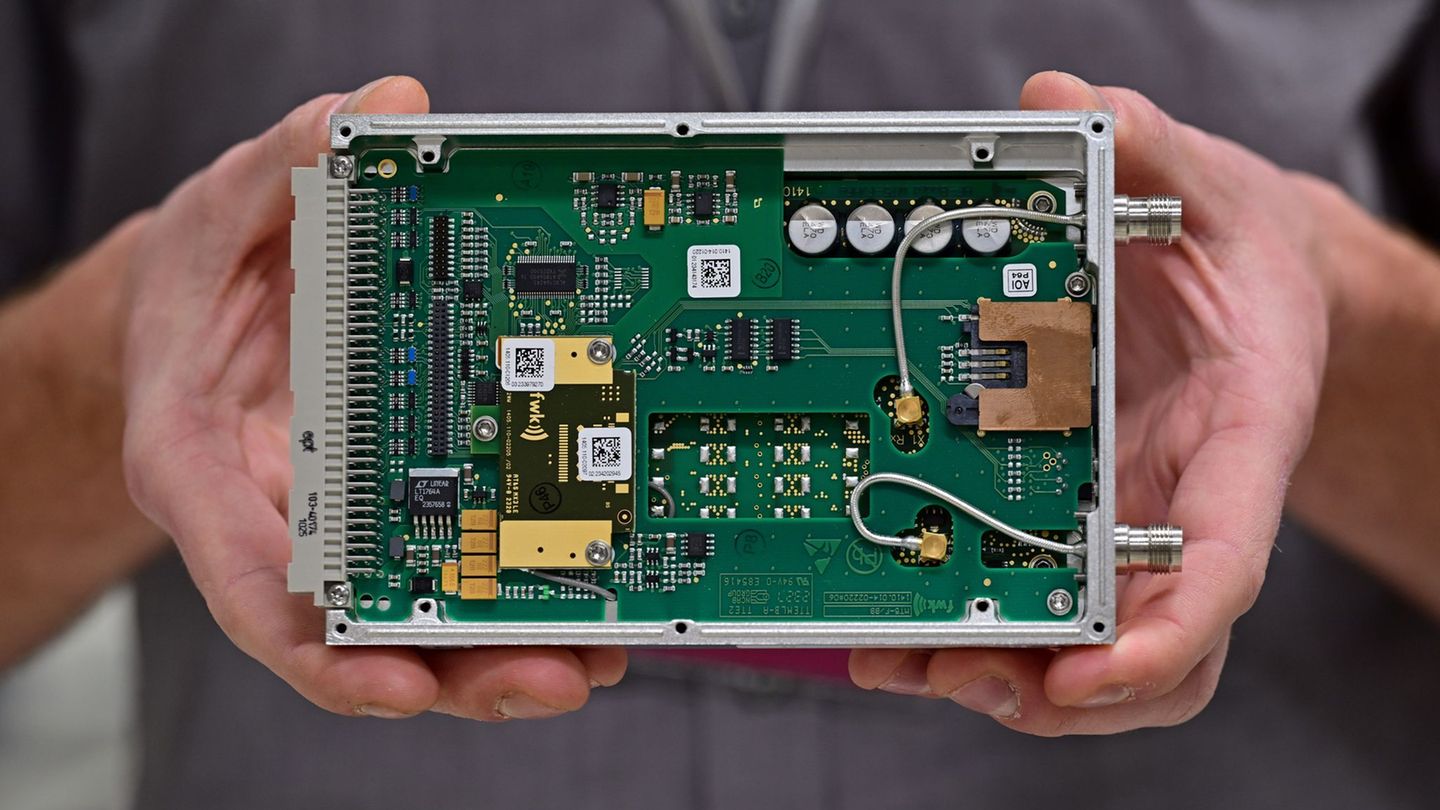 Die Funkwerk AG hat ihre Umsätze nach oben geschraubt. Der Konzern aus Kölleda beschäftigt nach eigenen Angaben 53 Mitarbeiter m