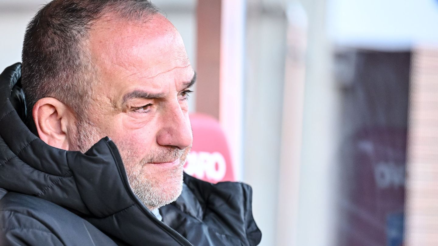 Fußball-Bundesliga: Heidenheimer Krise: Vorstandschef nimmt Stellung zu Schmidt