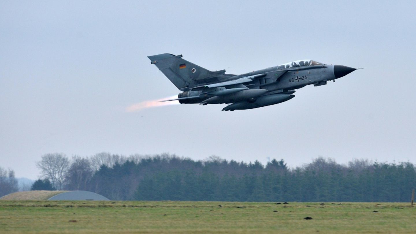 Tornado-Kampfflugzeug beim Start