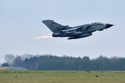 Tornado-Kampfflugzeug beim Start