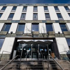 Vor dem Landgericht Weiden beginnt der Prozess im sogenannten Champagner-Fall. (Symbolbild) Foto: Armin Weigel/dpa