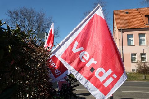Tarifrunde im Nahverkehr startet Anfang 2026. (Foto Archiv) Foto: Bernd Wüstneck/dpa