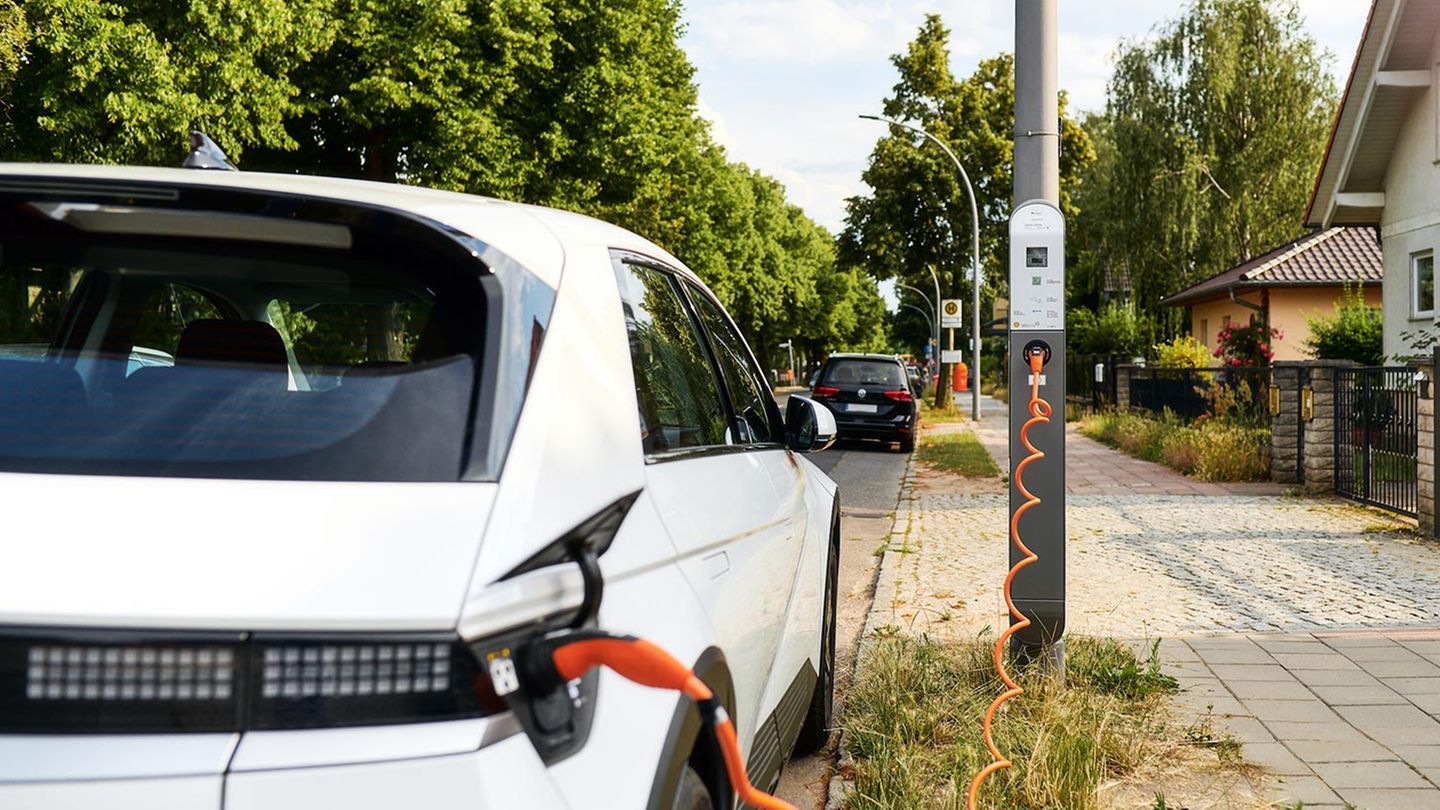 Ubitricity Ladesäulen in der Straßenlaterne