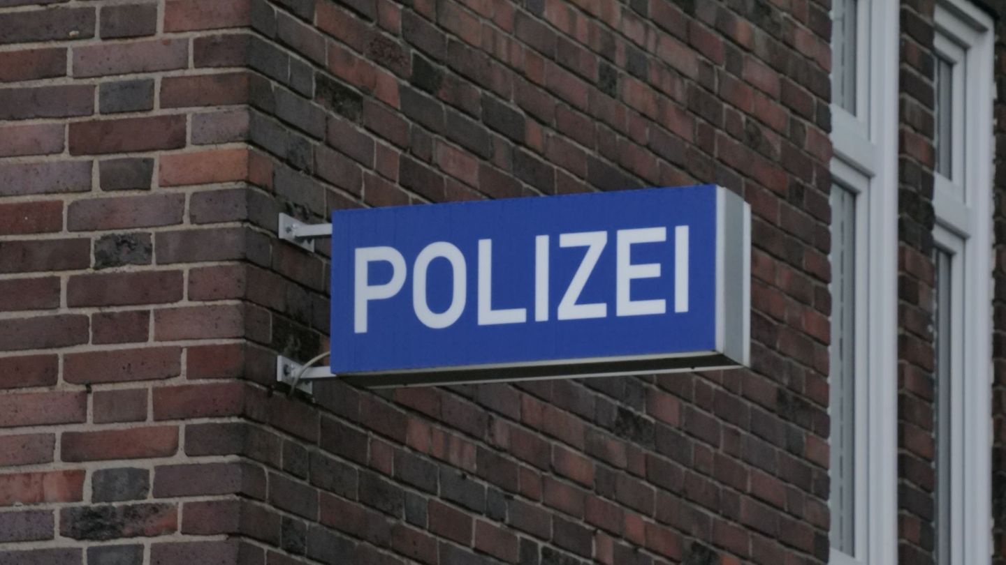 19-letnik naj bi v osnovni šoli spolno zlorabil otroka